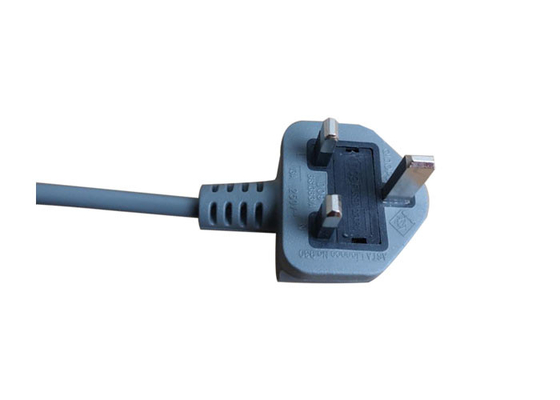 China cable de corriente alterna fundido 13A del Pin del enchufe eléctrico 3 del diente BS1363 3 para el ordenador proveedor