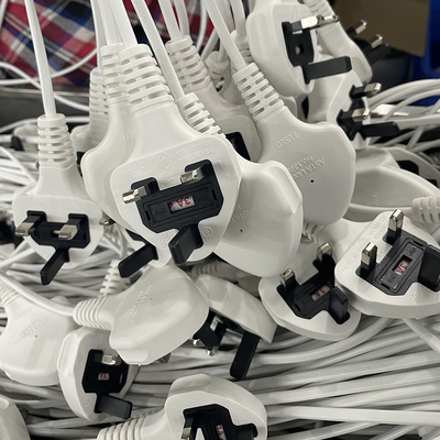 Cable de transmisión de cobre puro del PVC del vehículo con el enchufe