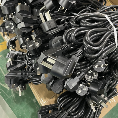 Cable de Electric Power del automóvil con el enchufe