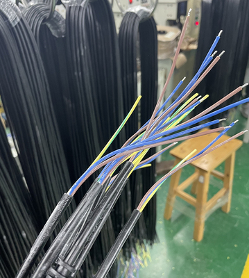 Cable de transmisión del PVC con el enchufe