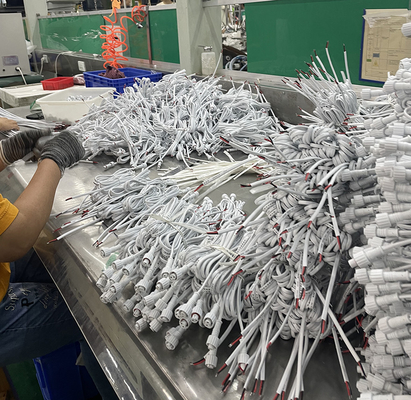 El PVC aisló el conector eléctrico del arnés de cable
